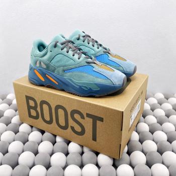 YEEZY BOOST 700 蔚藍鞋子